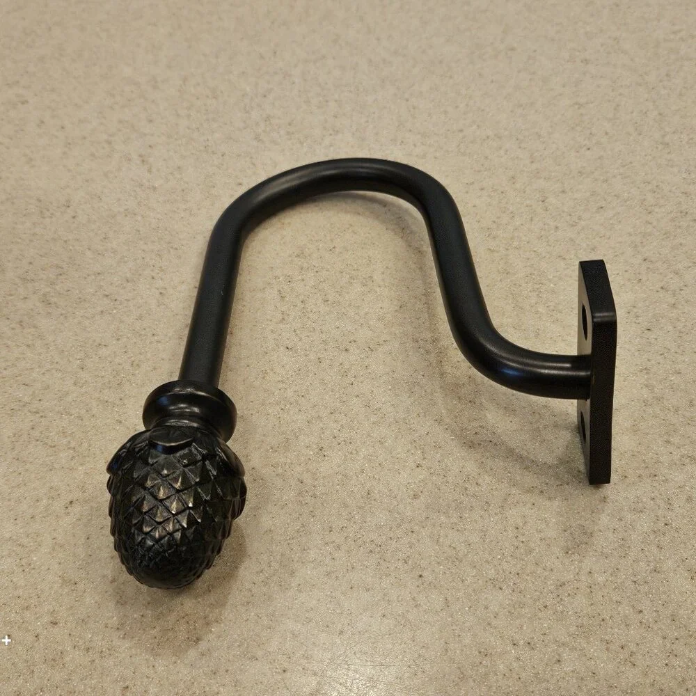 RARE NEW PAIR FRONTGATE PINEAPPLE OUTDOOR ALL WEATHER CURTAIN ROD TIEBACKS END